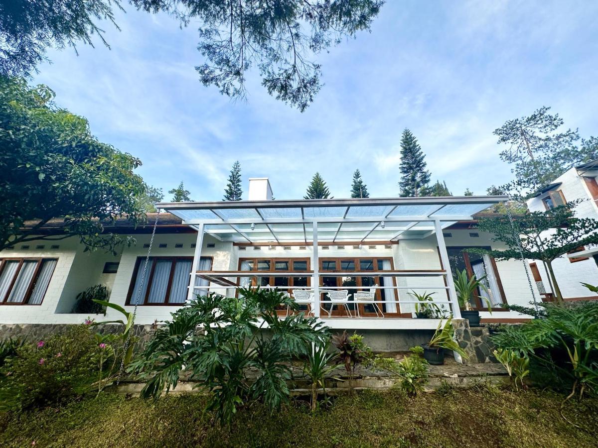 Villa Putih Le Cordon บันดุง ภายนอก รูปภาพ